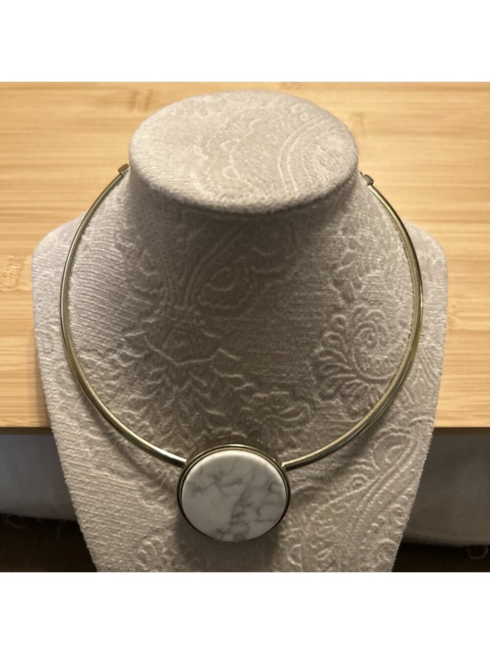Express 90’s Choker Gold Tone With Marble Center Stone Adjustable Chain Signatur